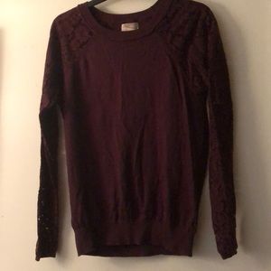 Forever 21 Contemporary long lace sleeve shirt